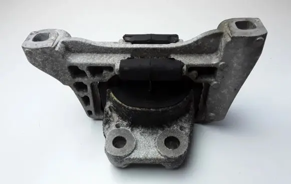 Ford Kuga II Engine mount bracket 8M516F012SB
