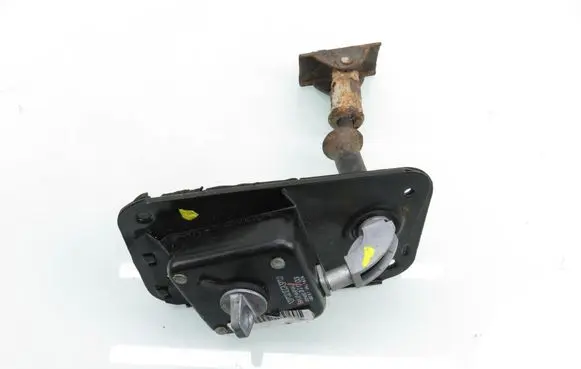 Volvo XC90 Spare wheel mounting bracket 8624896