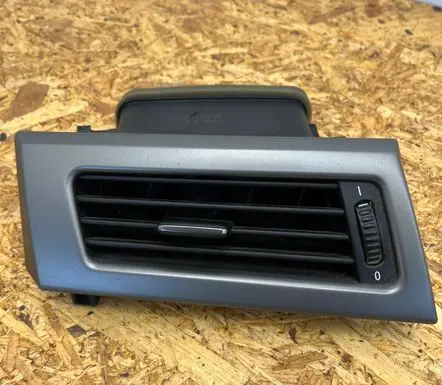 BMW 5 E60 E61 Dash center air vent grill 64226910731 5112001 14121810