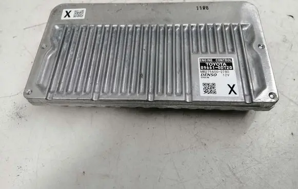 Toyota Yaris Engine control unit/module 896610DT20 2756002780
