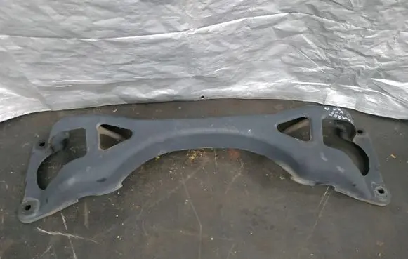 Volkswagen Touareg I Rear axle beam with reductor 7L0512369