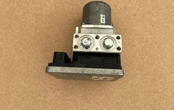 Mercedes-Benz C W205 ABS Pump A2059007345