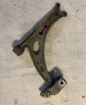 Front lower control arm/wishbone