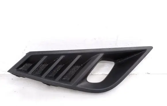 Nissan Juke II F16 Front fog light trim/grill 622576PA0A