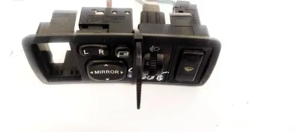 Toyota Avensis T250 Wing mirror switch