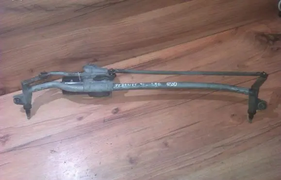 Peugeot 405 Front wiper linkage and motor