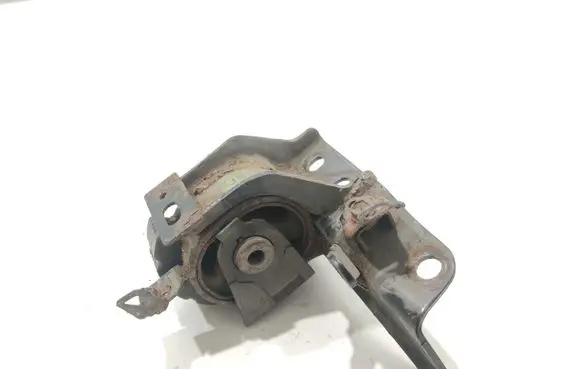 Toyota Corolla Verso E121 Engine mount bracket