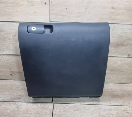Volkswagen Tiguan Glove box 5M1857097P 333110A
