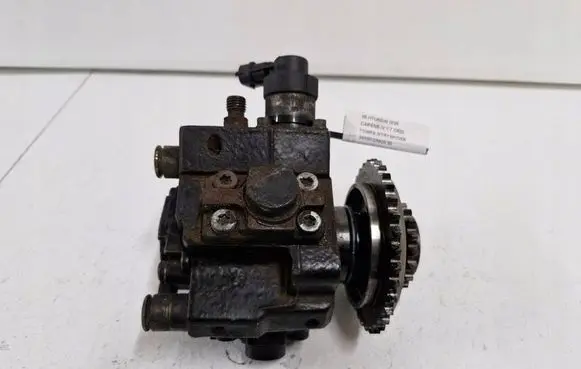 Hyundai ix35 Fuel injection high pressure pump 33100-2A420