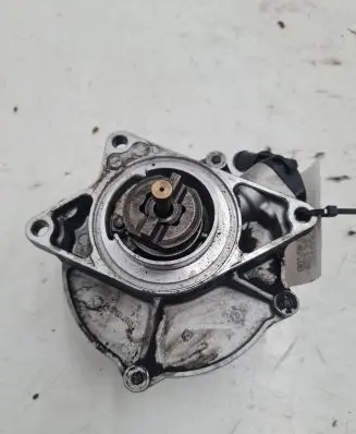 Audi A4 S4 B6 8E 8H Vacuum pump 057145100C