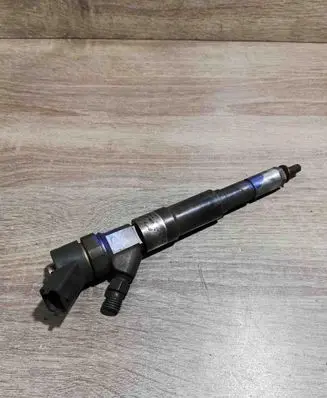 BMW 5 E39 Fuel injector 2354093