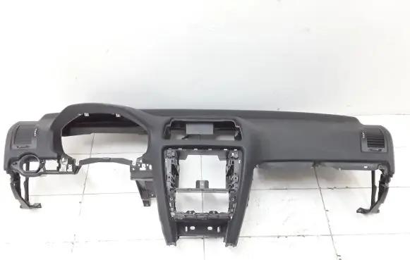 Skoda Octavia Mk2 (1Z) Dashboard 1Z1857007EB47H