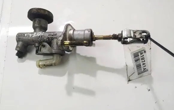 Nissan Almera Tino Clutch master cylinder 