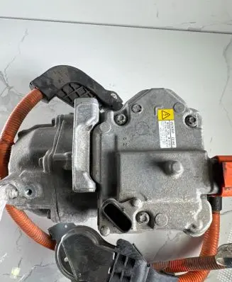 Toyota Auris E180 Air conditioning (A/C) compressor (pump) 0422001330 ES14C 3B07791