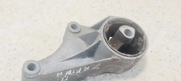 Opel Zafira B Engine mount bracket V05456 D1N226 F0312A