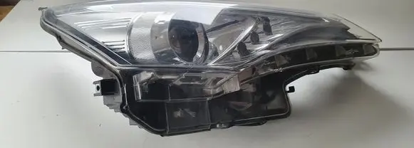 Toyota Avensis T270 Headlight/headlamp