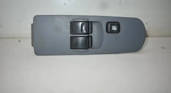 Mitsubishi Colt Electric window control switch MR587959