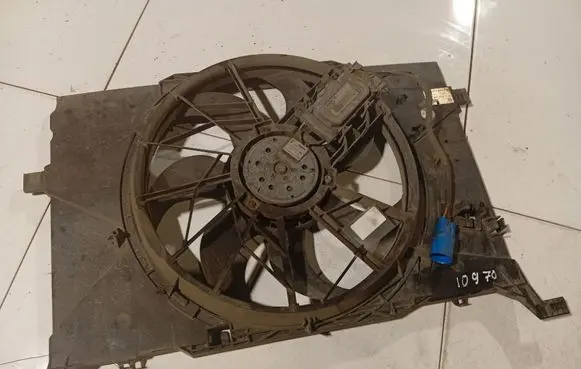 Mercedes-Benz A W169 Radiator cooling fan shroud 0130303945