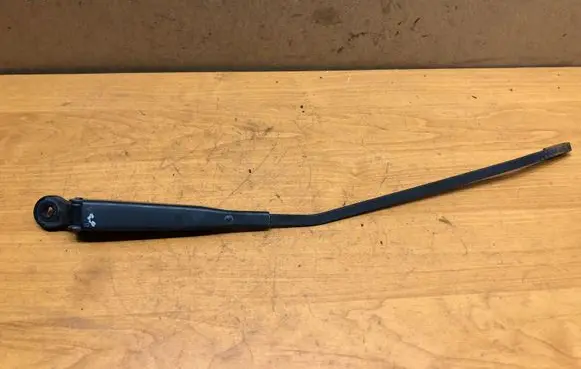 Renault Kangoo I Front wiper blade arm 8200158096
