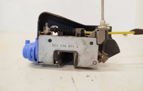 Audi A4 S4 B5 8D Rear door lock 8D0839015A