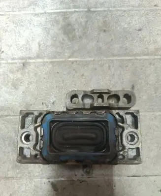 Audi A3 S3 8P Engine mount bracket 1K0199262