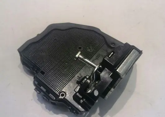 Toyota Avensis T270 Loading door lock 