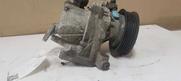 Opel Insignia A Water pump 55496778