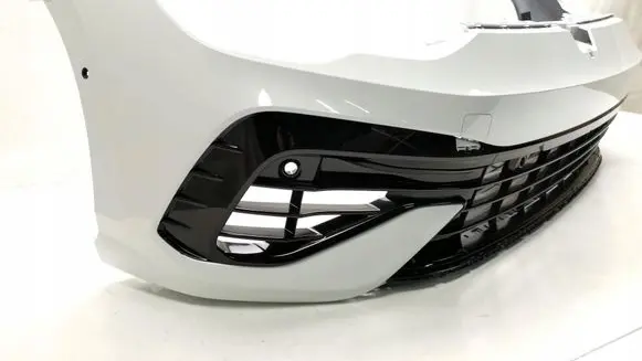 Volkswagen Golf VIII Front bumper 5H0807221E