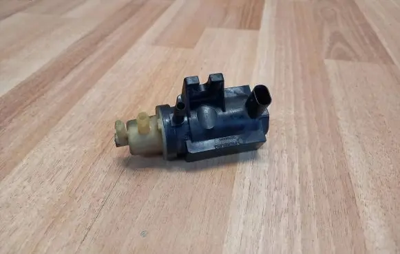 Mercedes-Benz C W204 Turbo solenoid valve A0091533128 70078208
