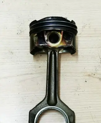 BMW 3 GT F34 Piston with connecting rod 7846593