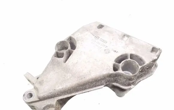 Skoda Fabia Mk1 (6Y) Engine mounting bracket 038199207P