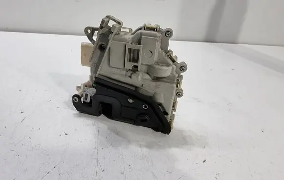 Audi A5 8T 8F Rear door lock 8K0839016F