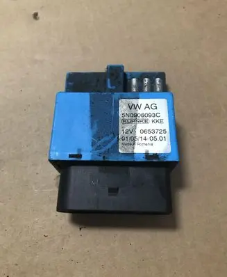 Audi Q3 8U Fuel pump relay 5N0906093C