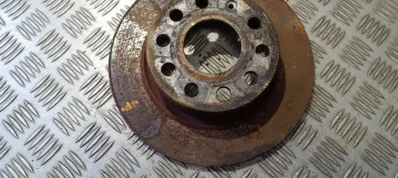 Volkswagen Golf V Rear brake disc