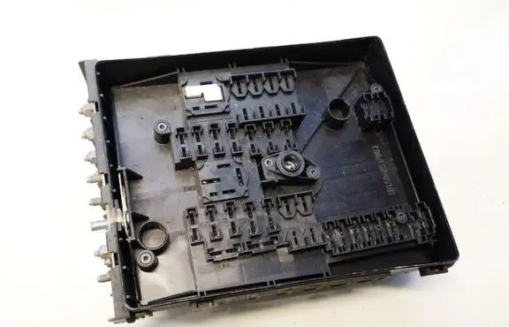 Volkswagen Golf VI Fuse box set 1k0937125
