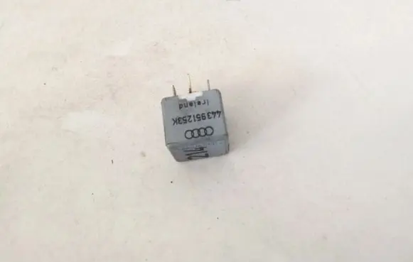 Volkswagen PASSAT B5 Other relay 443951253k