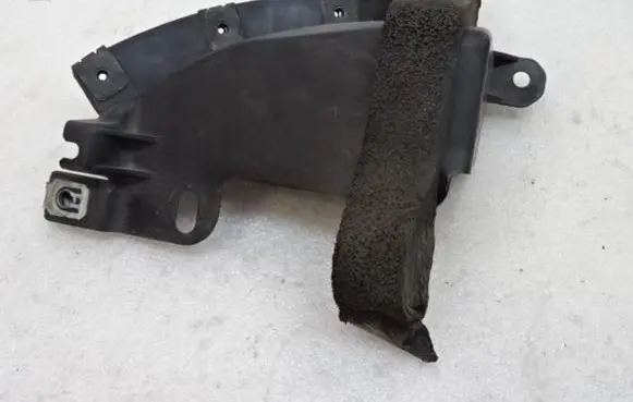 Peugeot RCZ Front bumper mounting bracket YM21612280