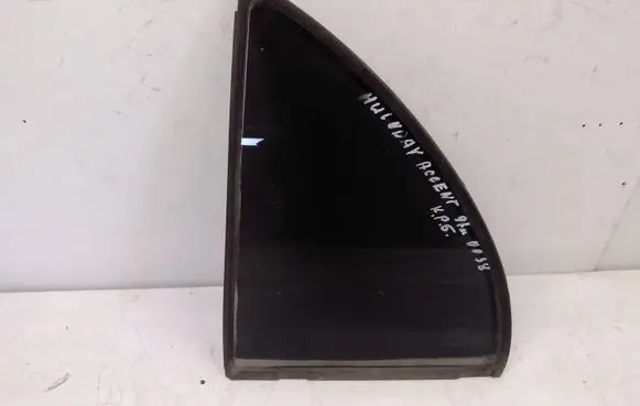 Hyundai Accent Rear side window