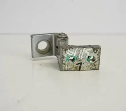 Skoda Octavia Mk2 (1Z) Rear door lower hinge 1Z0833401B