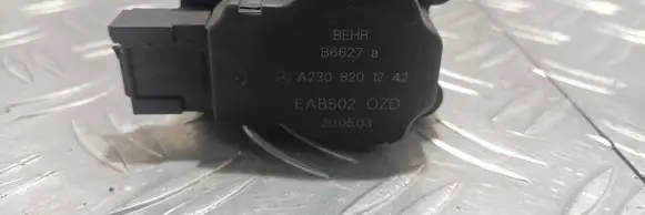 Mercedes-Benz ML W163 Air flap motor/actuator A2308201242 B6627 EAB5020ZD