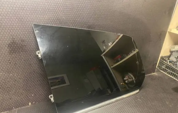 Ford Galaxy Rear side window