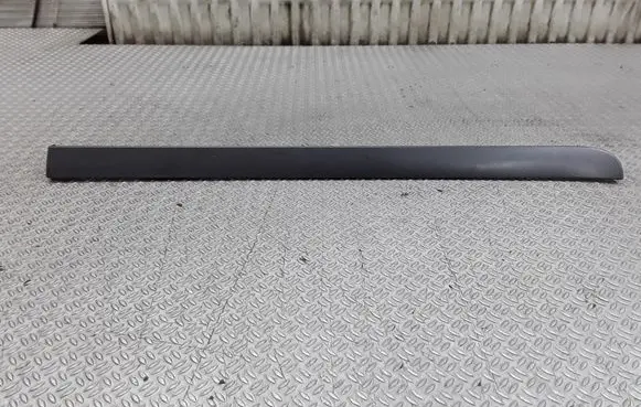 Volkswagen Touran I Front door trim bar 1T1858415