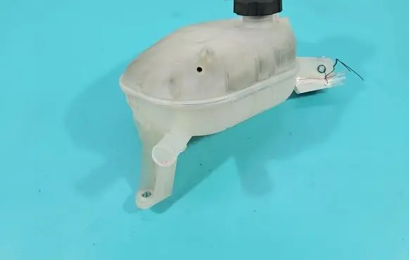 Hyundai i30 Coolant expansion tank/reservoir 25430F2400 IMPRK1563691