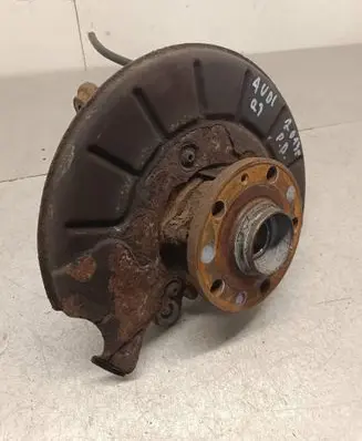 Audi Q3 8U Front wheel hub