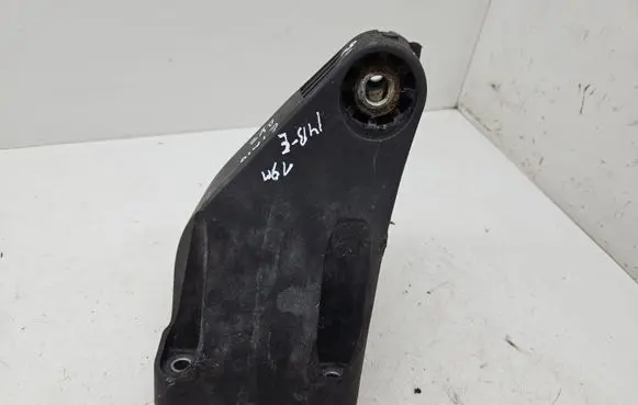 Mercedes-Benz E W213 Engine mounting bracket A6542230100