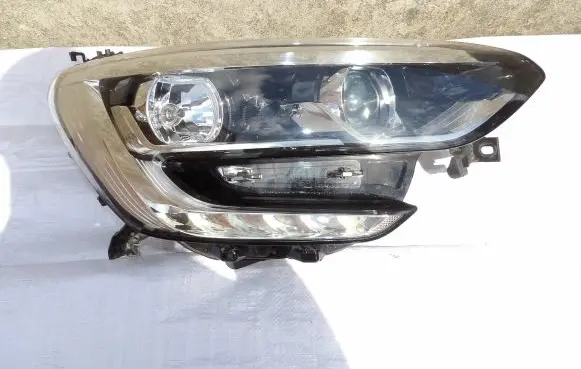 Renault Megane IV Headlight/headlamp 260102555R 90060921 90906092101HB