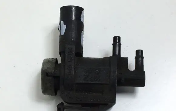 Audi A3 S3 A3 Sportback 8P Vacuum valve 1K0906283A