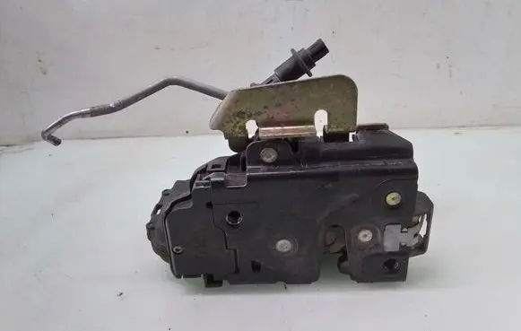 Audi A6 S6 C5 4B Front door lock 4B1837016B