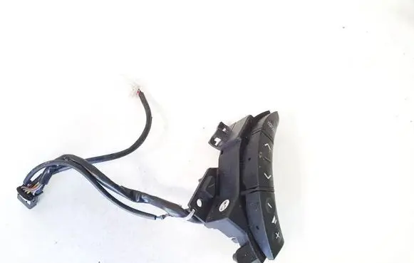 Toyota Previa (XR30, XR40) II Steering wheel buttons/switches 75b037