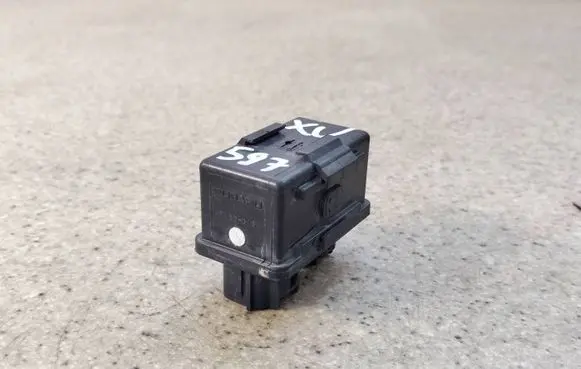 Subaru XV II Window wiper relay 86121FL00021 86121FL000